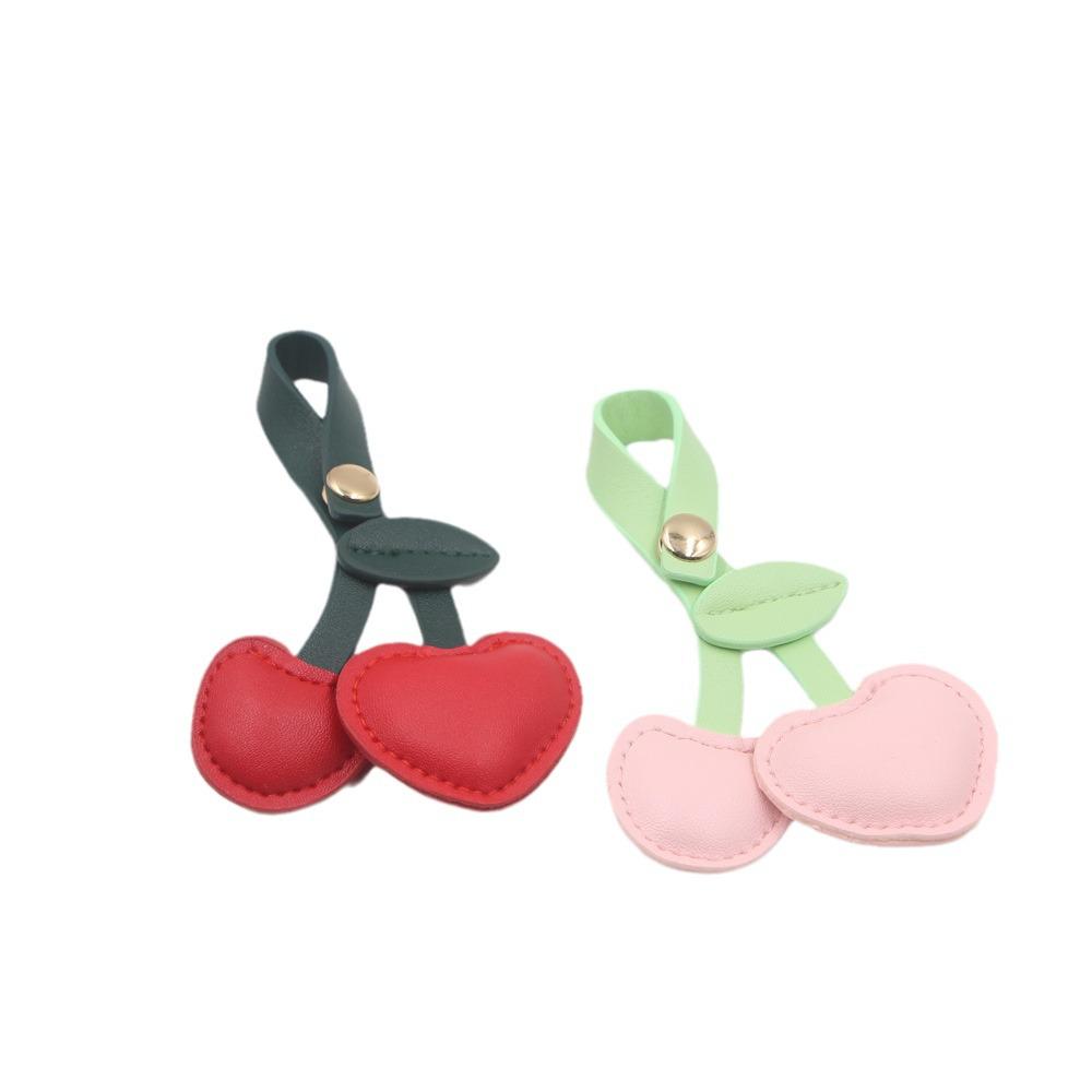 Европейская и американская пасторальная кожаная сумка «Вишня» с ретро кулоном-брелоком