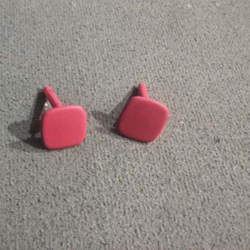 Серьги-гвоздики с белой розой и красными вставками, темперамент, высококачественные серьги, уникальная ниша, универсальные маленькие серьги-гвоздики, женские
