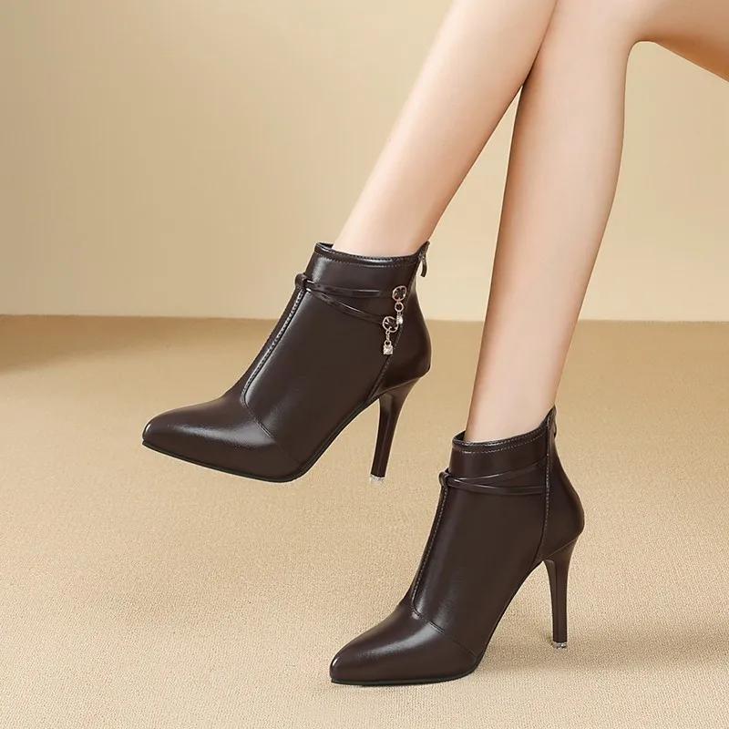 Модные туфли с боковой молнией для женщин 2024 года, сексуальные женские ботильоны с острым носком, однотонные, простые, для офиса, женские туфли, размер 42