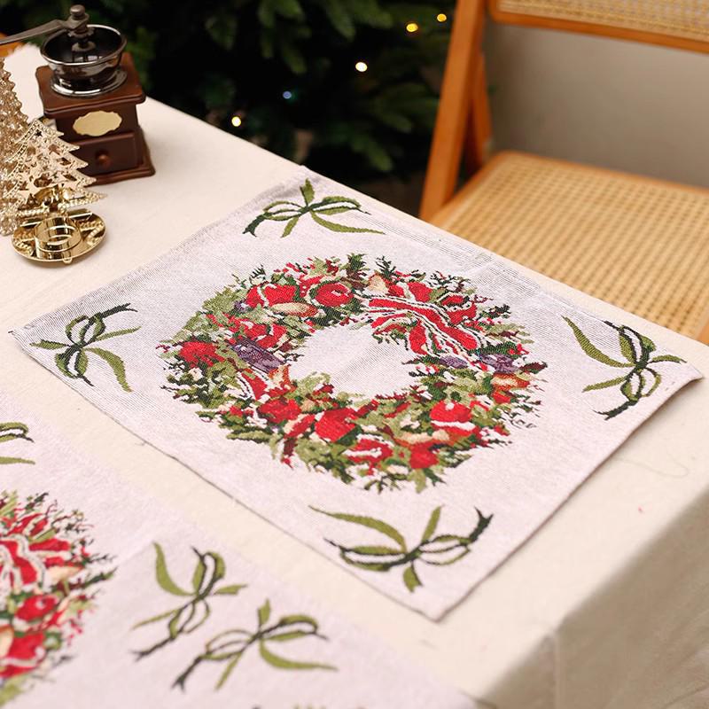 Набор декора рождественского стола: Подставка под тарелку, настольный флаг и скатерть для праздничной декорации