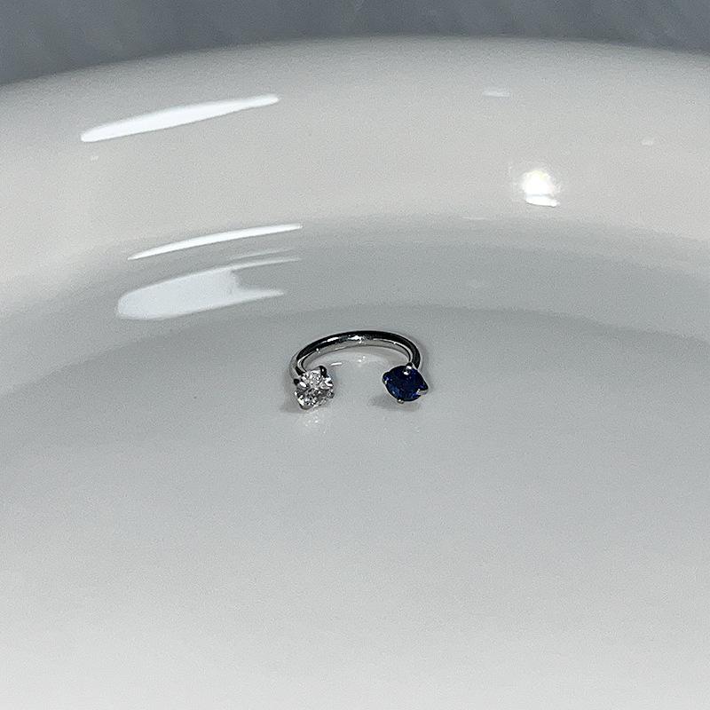 Стильная серьга-кафф в форме подковы из титановой стали с циркониевой шпилькой