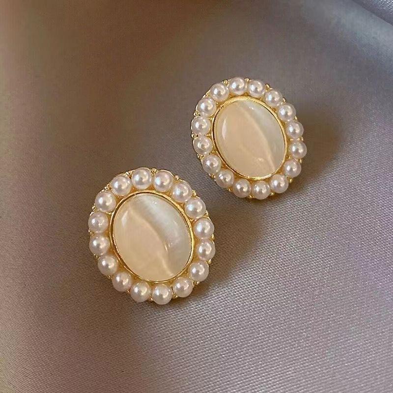 Oval Imitation Pearl Stud Earring for Women French Retro Elegant Korean Sweet Ear Wedding Party Jewelry Gift
