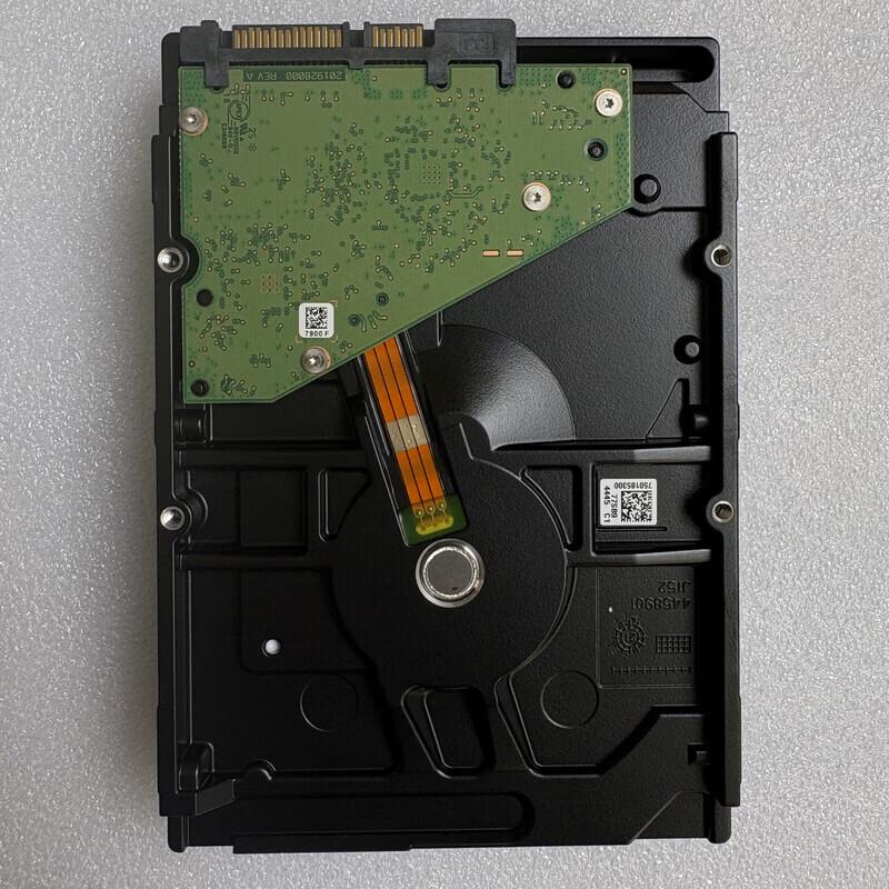 Hikvision Seagate SkyHawk Surveillance Hard Drive 8TB CN plug (adapter included)