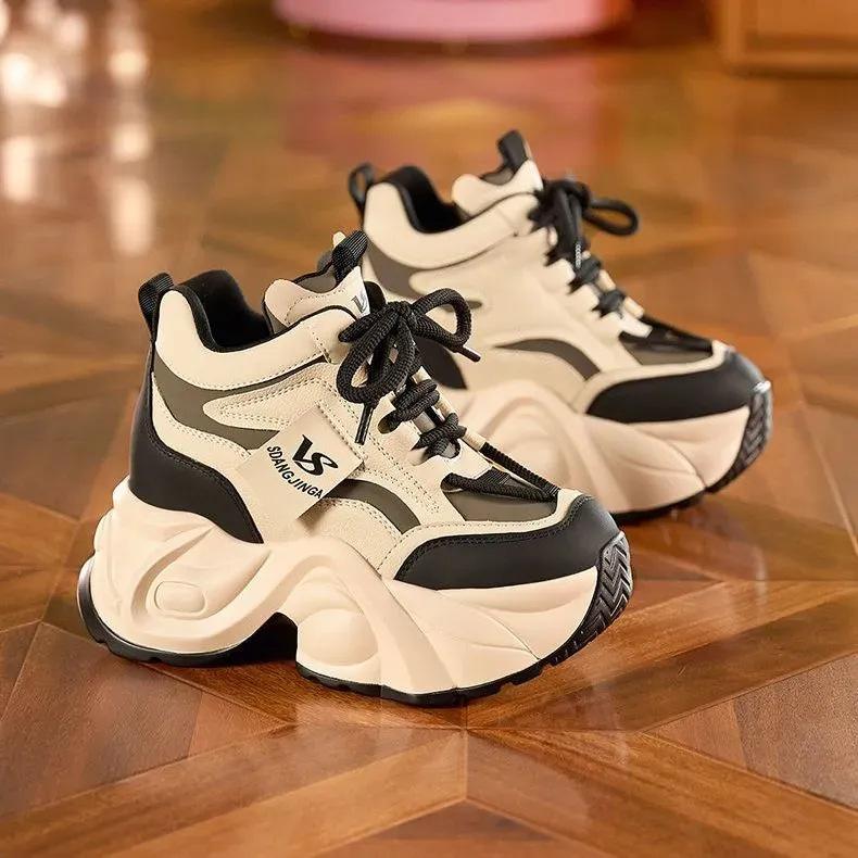 Источник 2025 Папины кроссовки интернет-знаменитости женские супер огонь 2025 новые весенние бархатные с внутренней платформой маленькие спортивные туфли Европа