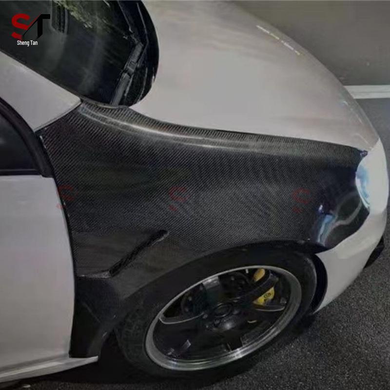 Volkswagen Golf 6 GTI Модификация крыла грязезащитный фартук из углеродного волокна