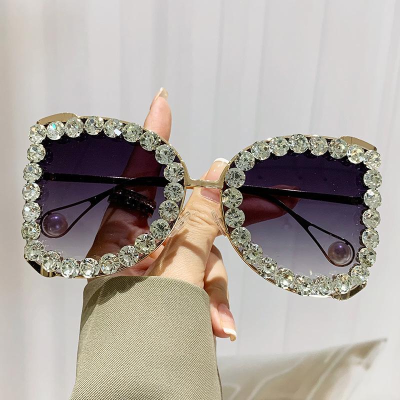 Fashion Vintage Diamond Oversized Sunglasses Women Luxury Brand Designer Sun Glasses Big Frame Punk Crystal Rhinestone Shades