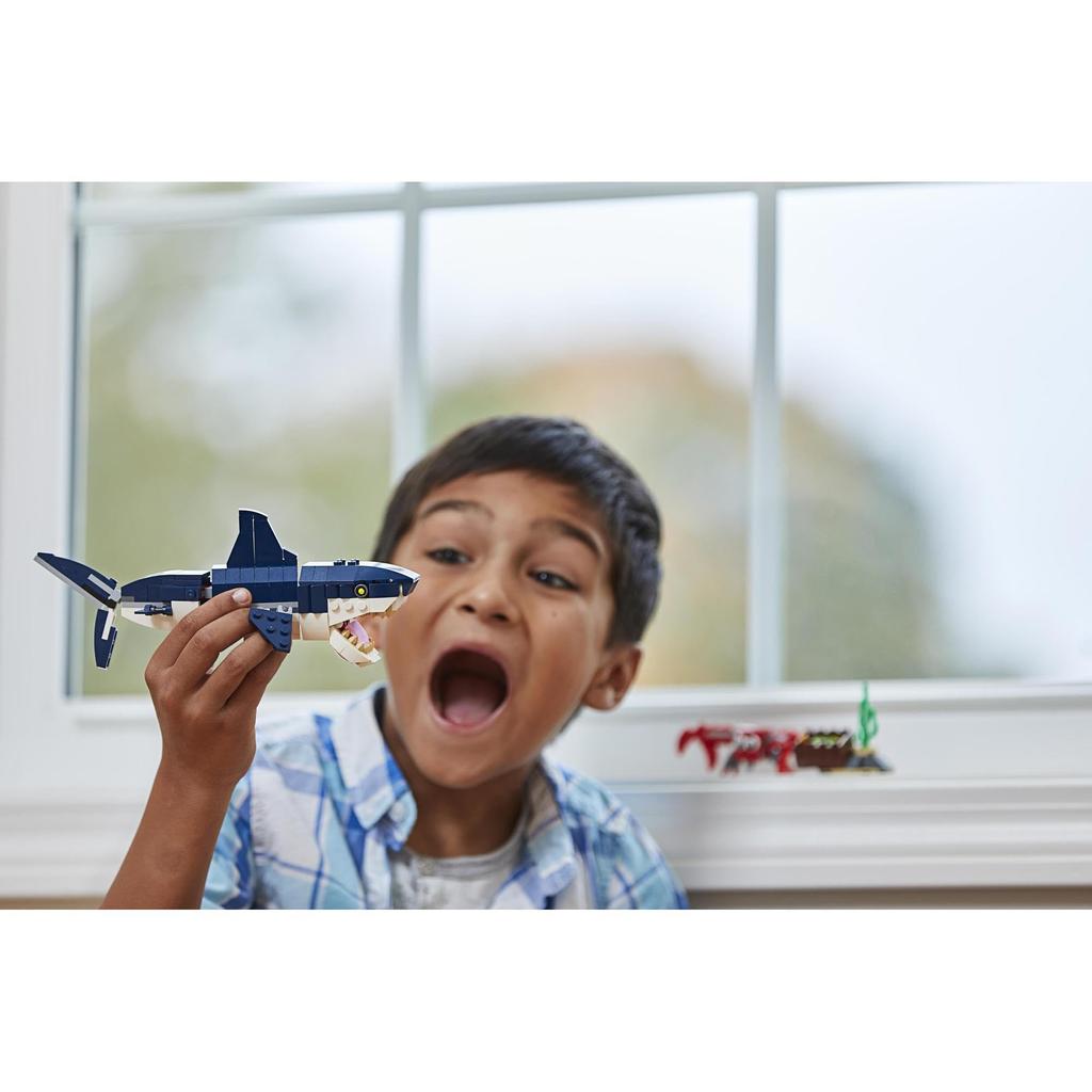 LEGO Creator Expert Deep Sea Creatures Toy Present Birthday Block Christmas Boys Girls Children 7 Years Old 8 Years Old 9 Years Old Elementary School