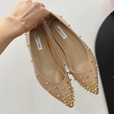 Осень Новые Туфли-лодочки с острым носком, неглубоким вырезом, заклепками, мягкой подошвой, нескользящие, с низким верхом, женские балетки