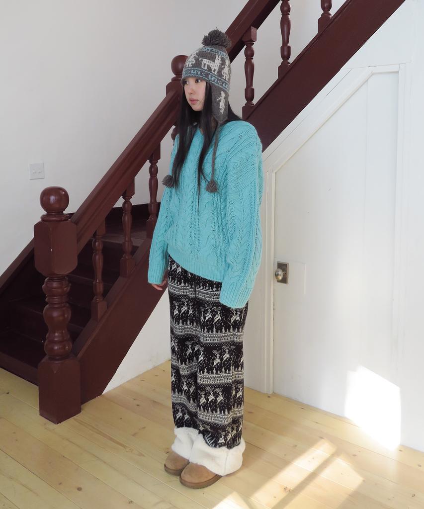 FUNFROMFUN Nordic Fur Pants, Black