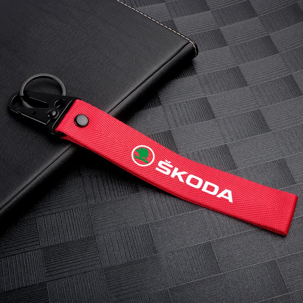 PBMN1 Car Styling Keychains Key Chain Rings Pendant Hubcap Accessories For Skoda Rapid Fabia Kodiaq Octavia Yeti Superb Karop Roomster