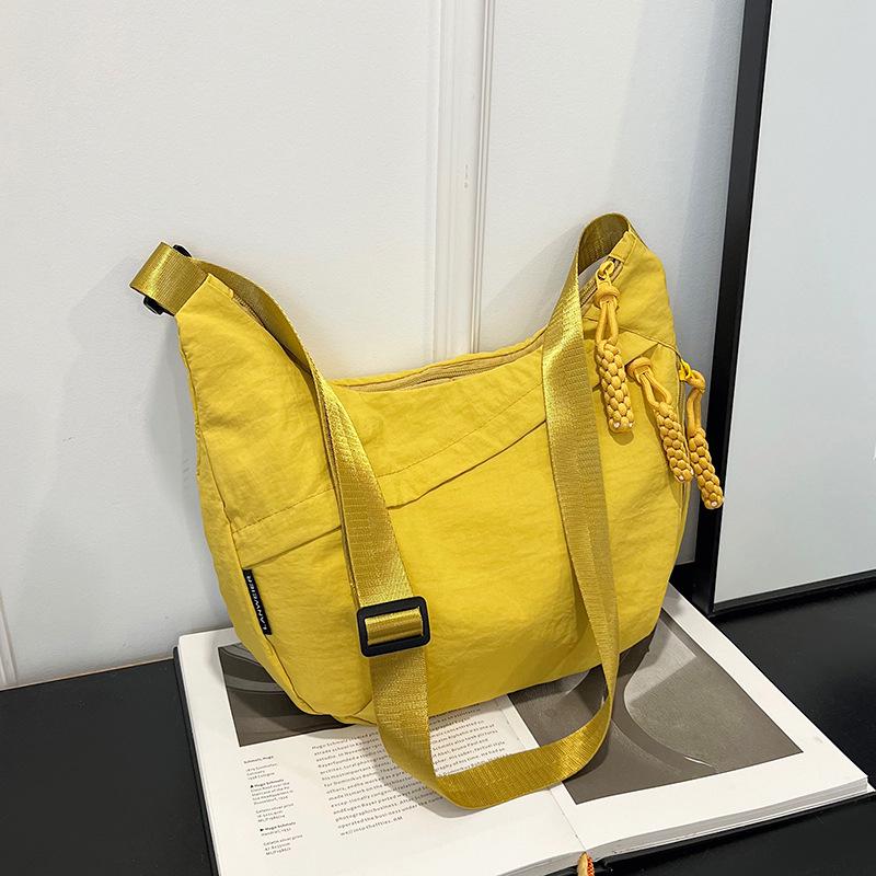 Легкая нейлоновая сумка кроссбоди: Модный дизайн в виде пельменя большой вместимости для женщин