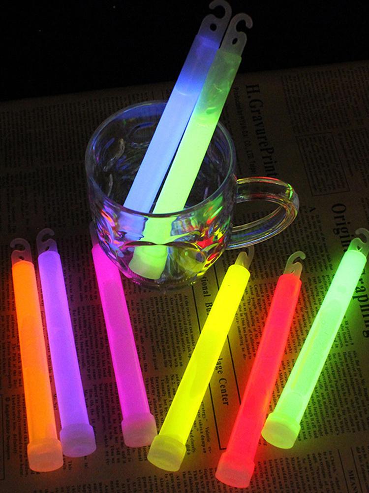 10pcs Camping Glow Sticks Waterproof 6 Inch Outdoor Emergency Glow Sticks with Hook Non-toxic Outdoor Survival Kit