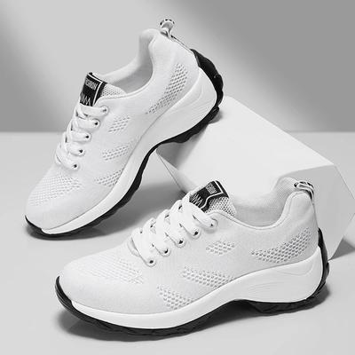 Новые летние женские кроссовки, легкие сетчатые туфли, дышащая платформа, противоскользящая шнуровка, модные черные кроссовки для бега и тенниса, женская тенденция 2024 года