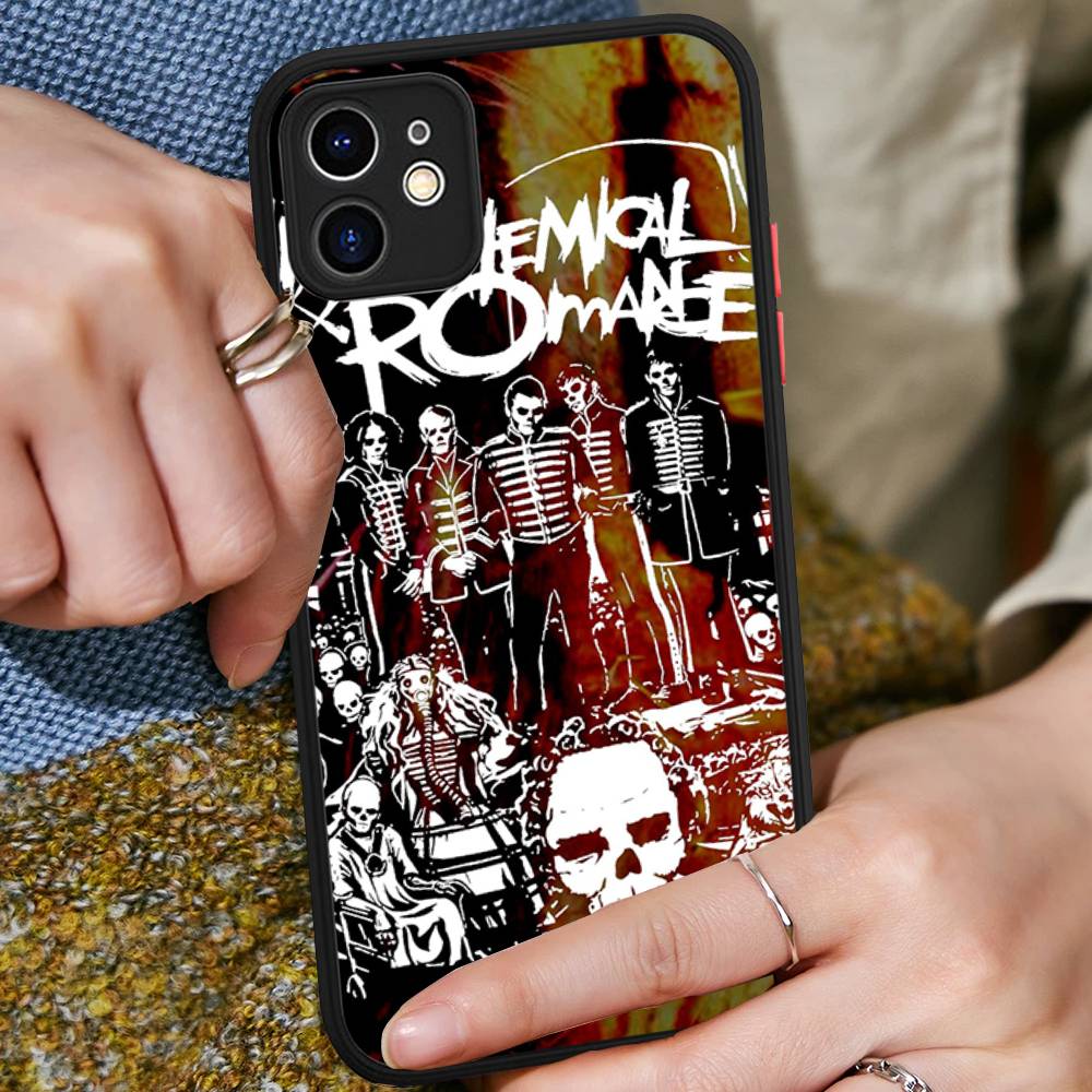 Чехол-бампер My Chemical Romance Rock Band Матовый Защитный Чехол Для IPhone 16 15 14 13 12 11 Pro Max X XS MAX Защитный Чехол
