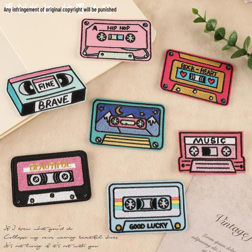 Вышитая нашивка на ткани с изображением мультфильма: Аксессуары для одежды, обуви и сумок своими руками