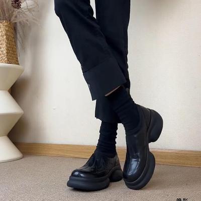 Версия из овчины~ черные толстоподошвенные маленькие кожаные туфли на скрытой платформе, женские маленькие лоферы на одном ремешке, ретро одинарные туфли на платформе