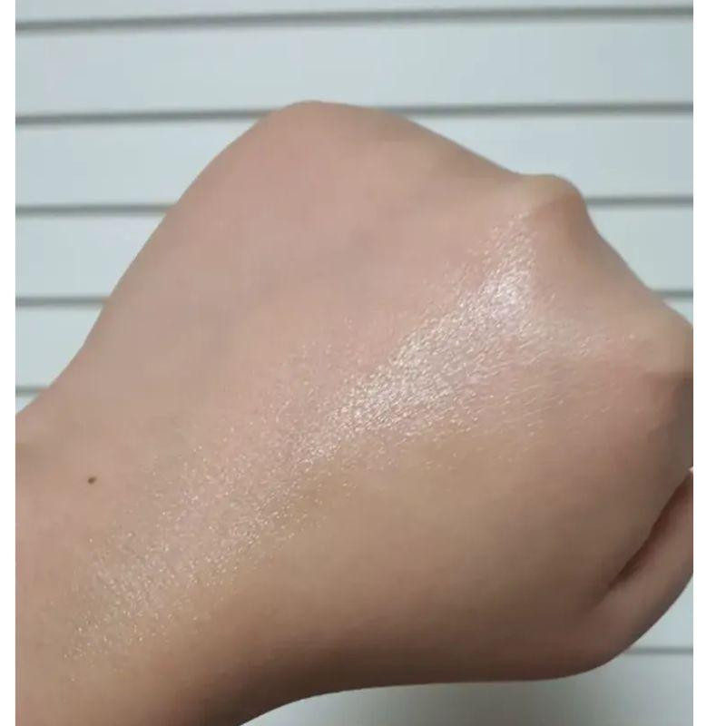 Skin1004 Мадагаскарская центелла Hyalu-Cica Water-Fit солнцезащитная сыворотка SPF50+ PA++++ 50 мл