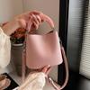 2024 Новая женская сумка с ручным ведром для воды большой емкости, маленькая и роскошная, легкая мода, сумка через плечо на одно плечо, новинка 2024 года