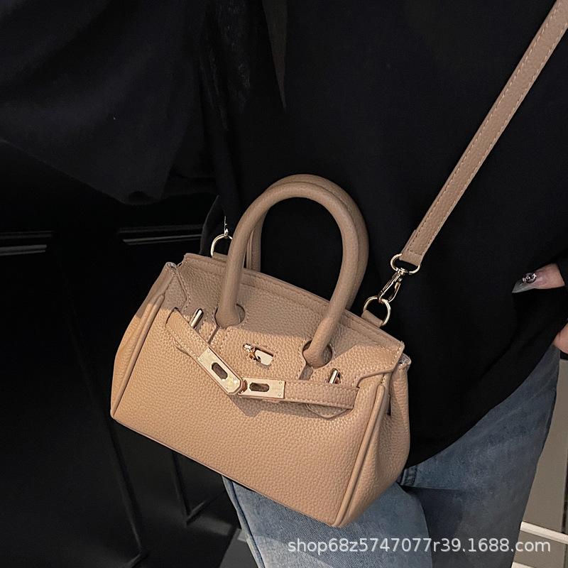 Princess Diana Bag 2025 Spring New Women's Lychee Pattern Kelly Bag Portable Messenger Bag Single Shoulder Commuter Platinum Bag