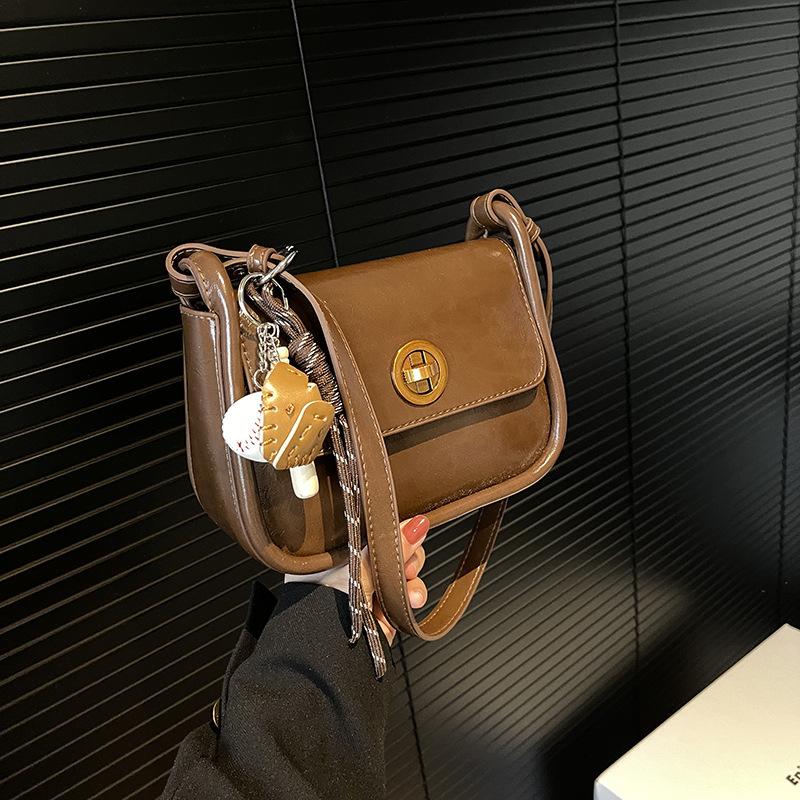 Popular Small Square Bag Women's Autumn and Winter New Shoulder Armpit Bag High-end Retro Messenger Bag