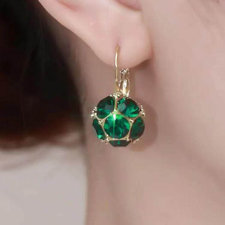 Элегантные серьги-шарики из хрусталя - Новая коллекция осень/зима: Классический, компактный, изысканный дизайн с бриллиантовыми акцентами для модного штриха.