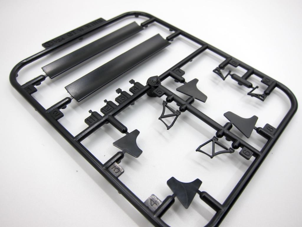 Модель Fujimi дюймовой серии Subaru Impreza Sti версия VI 1/24 № 327 (с крылом GT/W) ИД-327