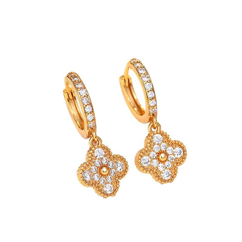 2026 Golden Four-leaf Clover Earrings for Women, Sophisticated, Light Luxury Stud Earrings, Exquisite and Elegant Earrings