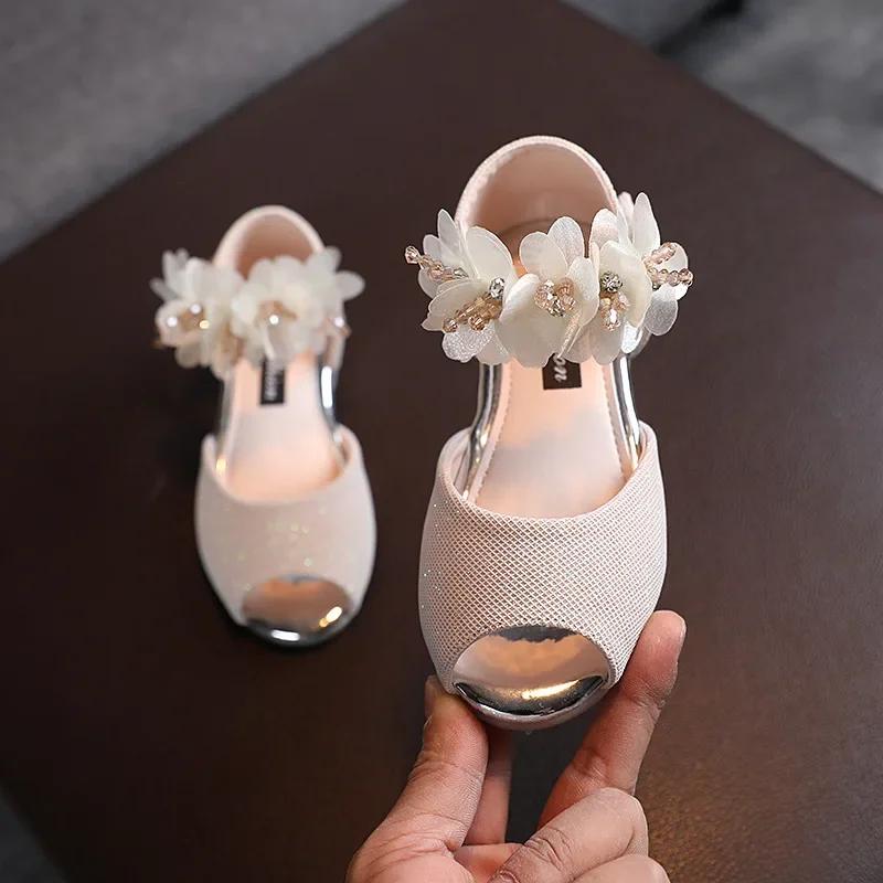 Summer New Style Children's Sandals Girls Fashion Rhinestone Flower Princess Shoes Little Girls Soft Soled Dance Shoes Girls