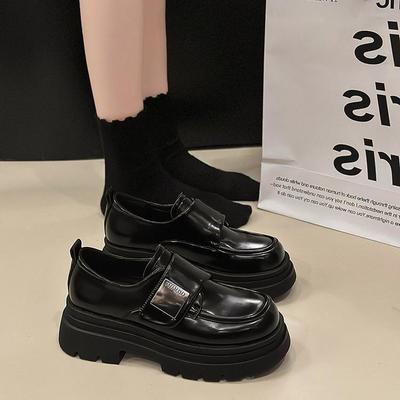 Платформа Британский стиль маленькие кожаные туфли женские осень и зима 2023 новые лоферы на липучке дизайн модные универсальные одинарные туфли