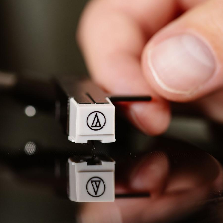 LENCO LS-15WD Проигрыватель с встроенными динамиками и Bluetooth, Lenco