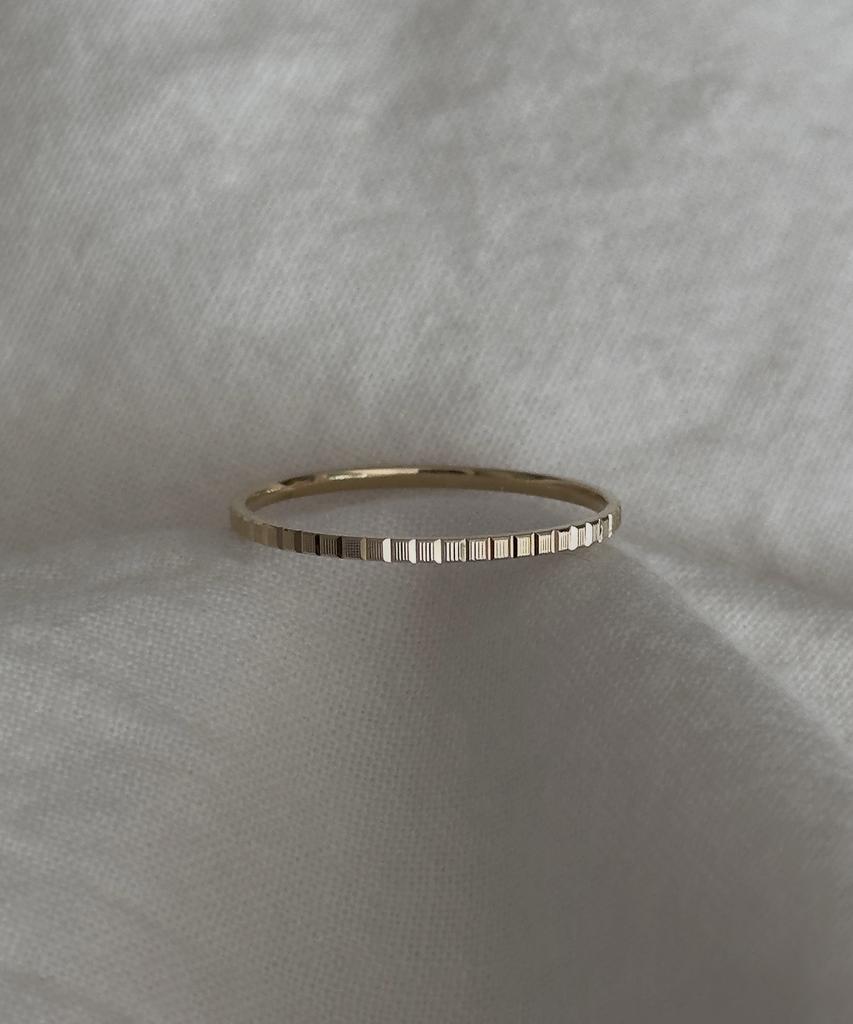 Faye 14K Fine Cube Ring (B Type)