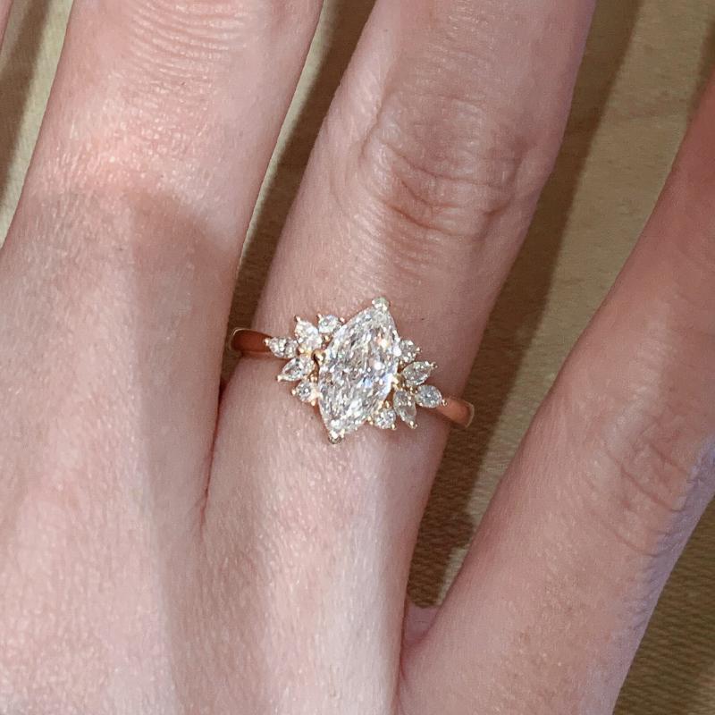 Sparkling exquisite blooming flower gemstone rings for women high-end feeling light luxury ring exquisite wedding jewelry gift