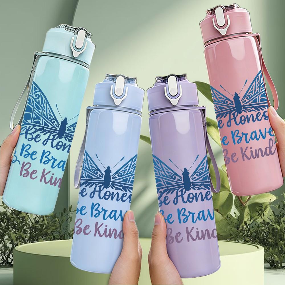 1PC Be Brave Be Kind Blue Butterfly 750ml Color Plastic Sports Water Bottle Leakproof Flip Straw Lid Suitable for Sports Office Home Use