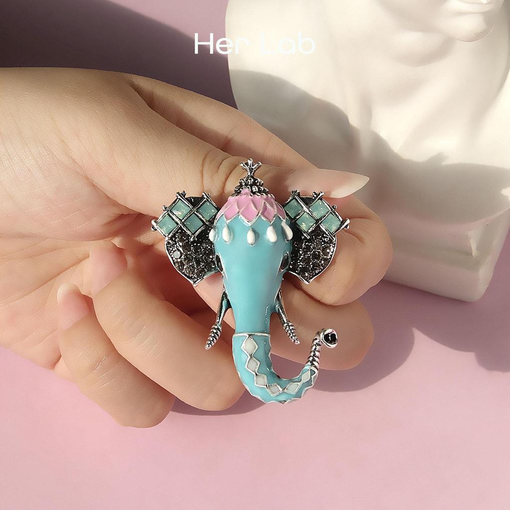 Her Lab | Великолепная тщательно продуманная костюмная брошь в стиле ар-деко со слоном, бирюзовой эмалью и цветными стразами