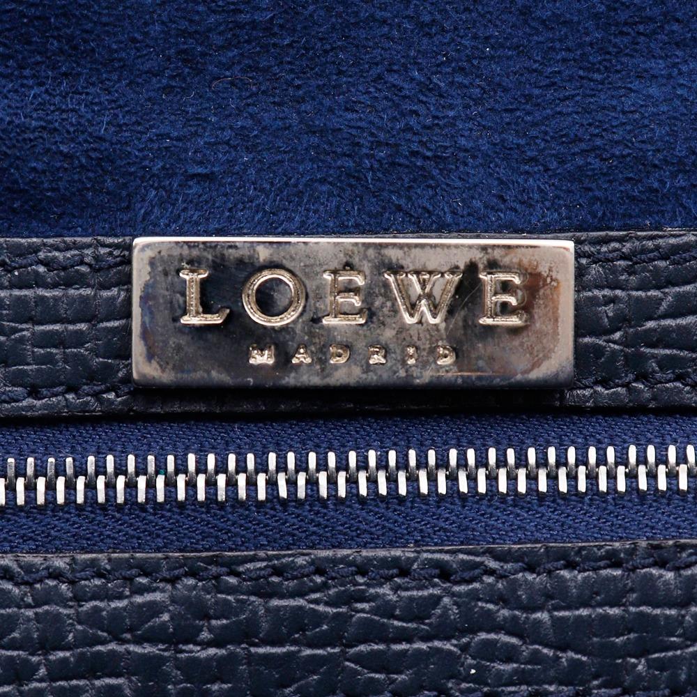 Loewe Одноплечная сумка на ремне из серой кожи Женская Б/У