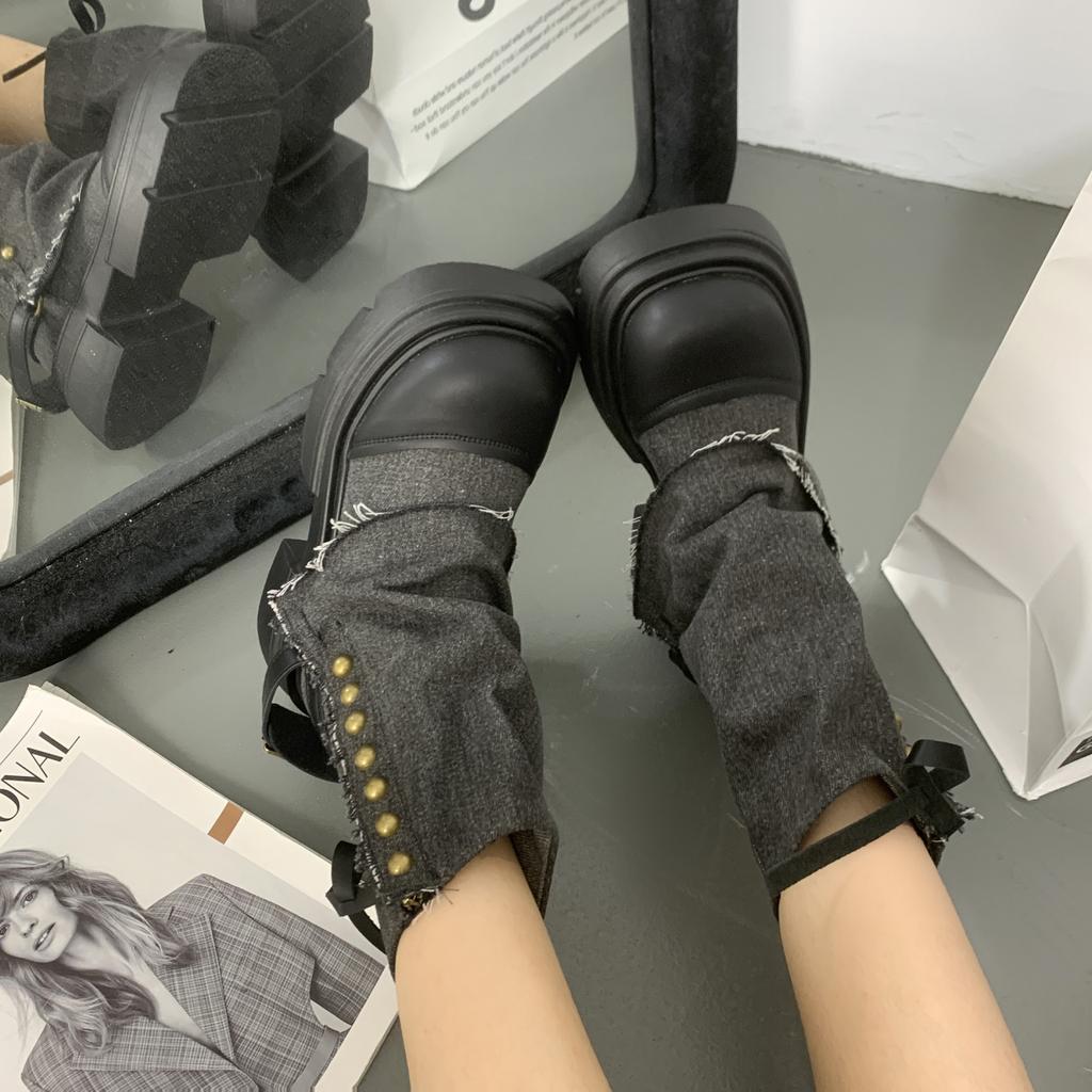 Модные женские современные ботинки Осенняя мода короткие ботильоны без застежек Женская обувь Милые классные женские ботинки на платформе с заклепками