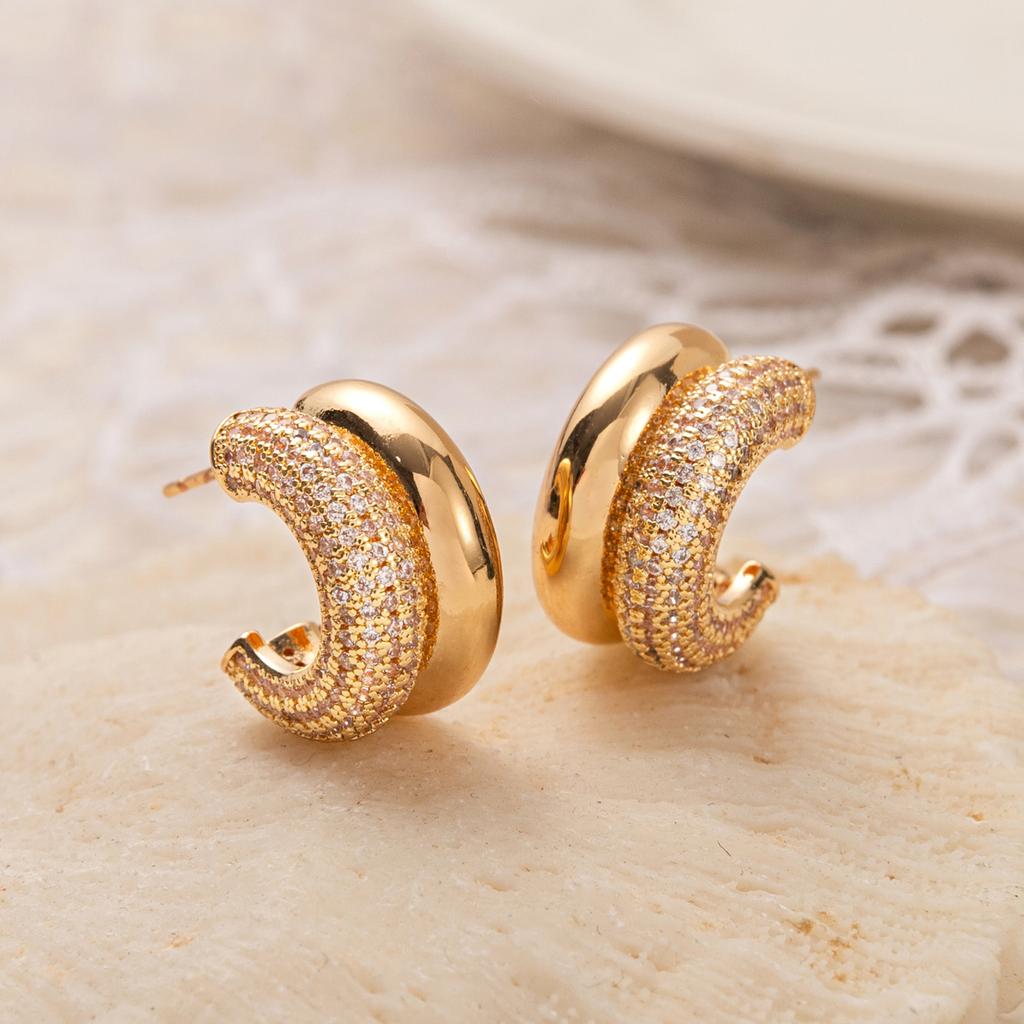 Stainless steel temperament, double ring C-shaped earrings, female design, niche, inlaid zircon earrings, color preservation