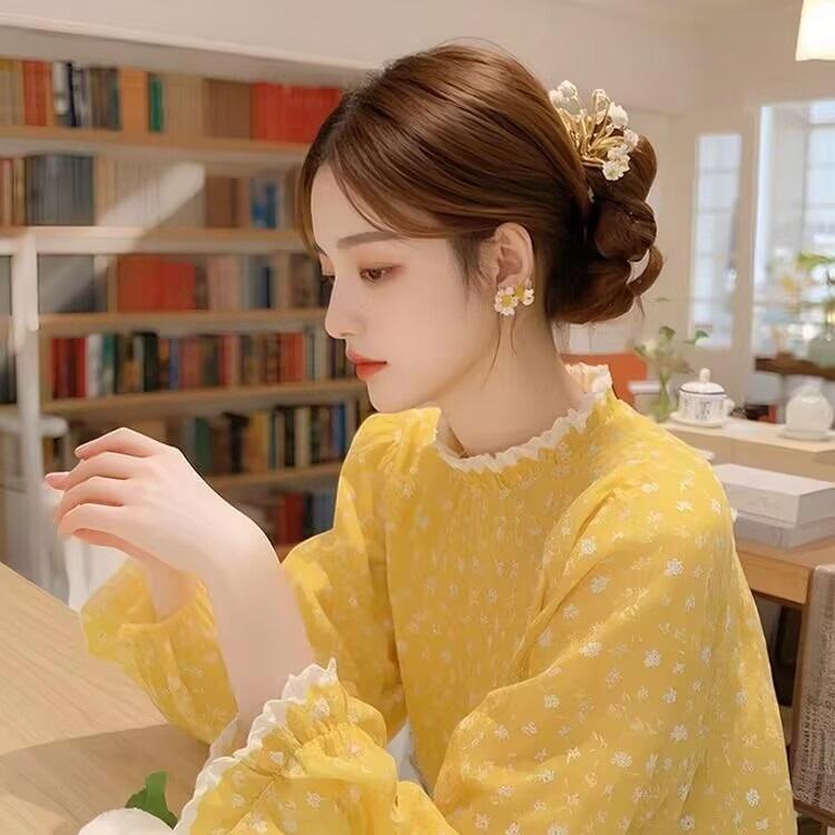 In stock 1116 spring and autumn new yellow floral shirt niche wear French temperament edge top