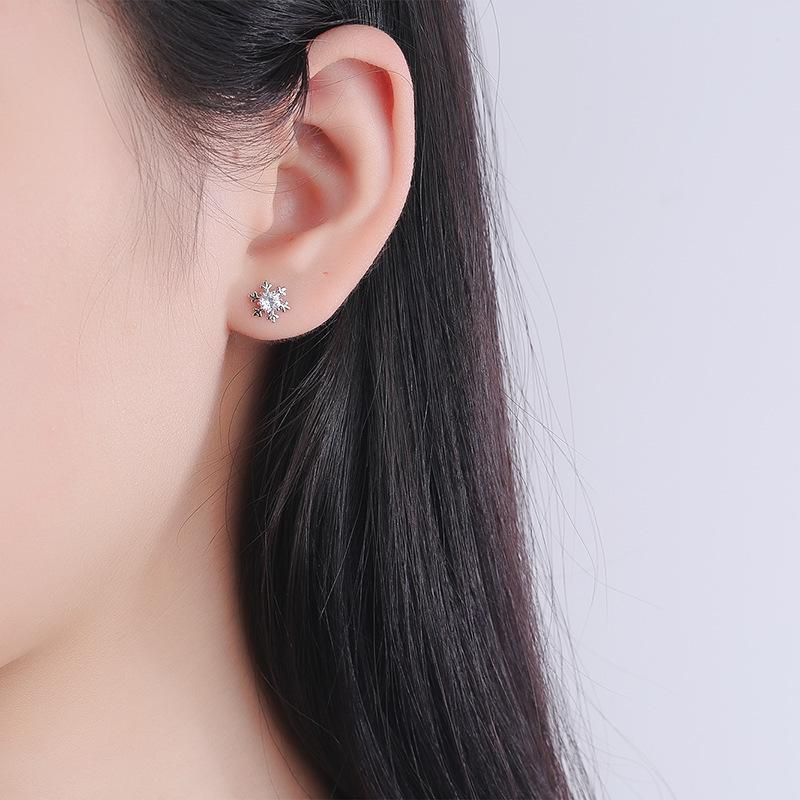 Серьги-гвоздики в форме снежинки из серебра 925 пробы, простые элегантные женские серьги-гвоздики в японском и корейском стиле с бриллиантами