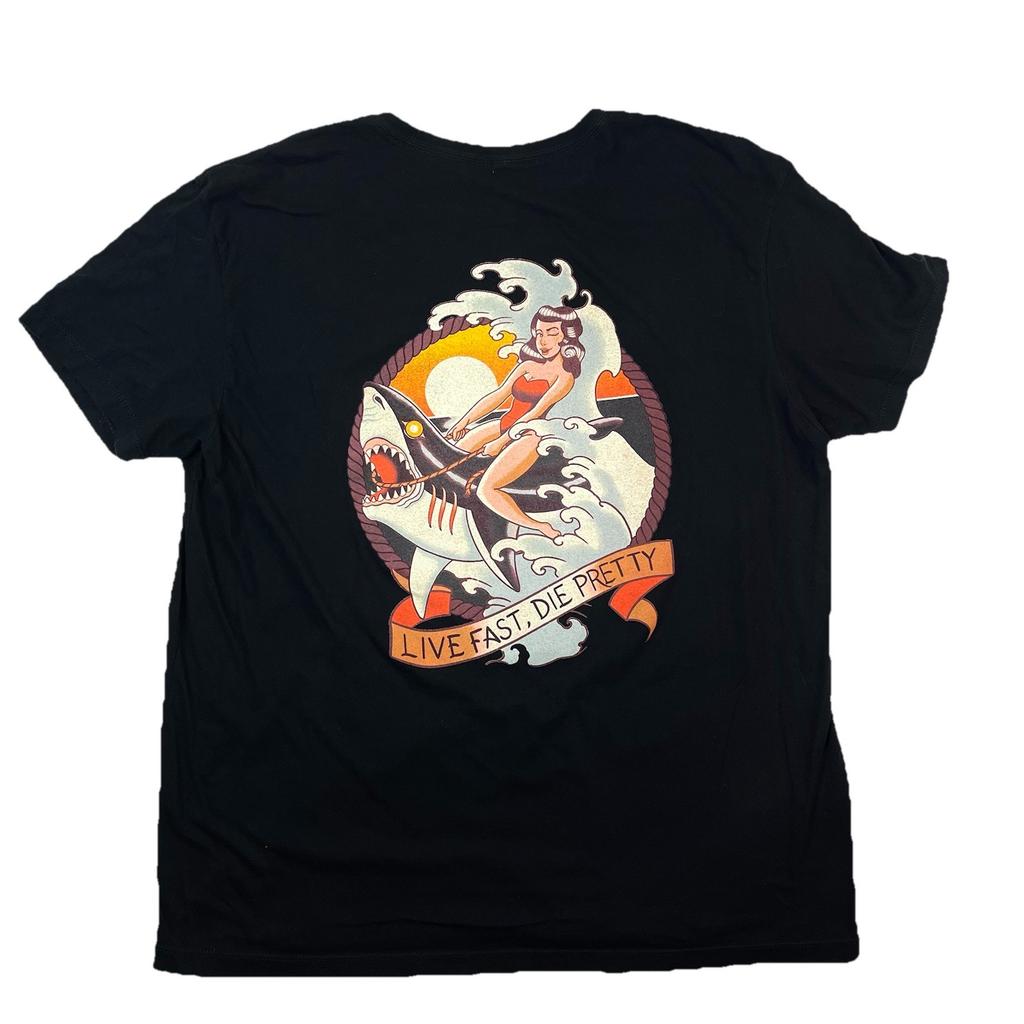 Voyages Squid Ink Live Fast Die Pretty Pin Up Girl Shark Tattoo Black T-Shirt Xl