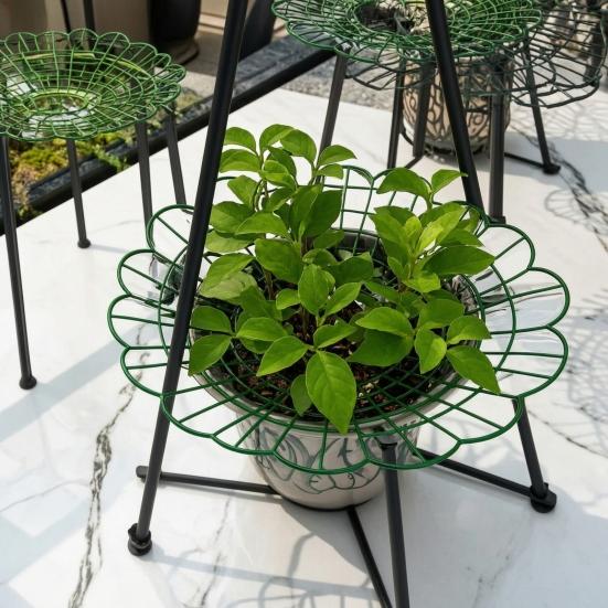 Strawberry Plant Support Stand, Plastic Strawberry Growing Rack with 3 Legs, Easy to Assemble, Strawberry Growing Frame for Keeping Fruit Elevated