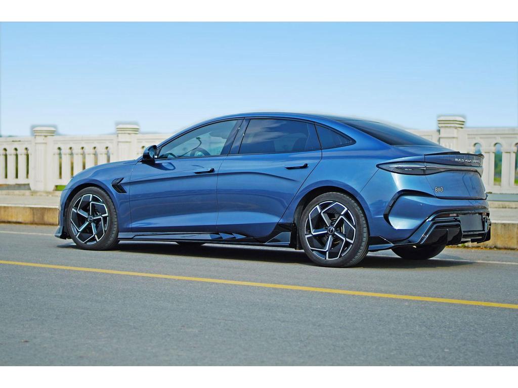 Комплект стайлинга передней и задней части BYD Seal EV, модель DC: Боковой порог, Передний сплиттер-губа, Задний спойлер, Яркая полоса