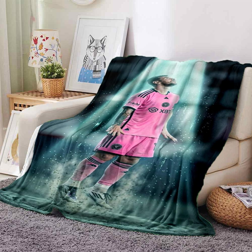 Soccer Player Pink Kit printed flannel breathable and warm blanket, a stylish home gift, suitable for home, office and bedspread use. 15a171