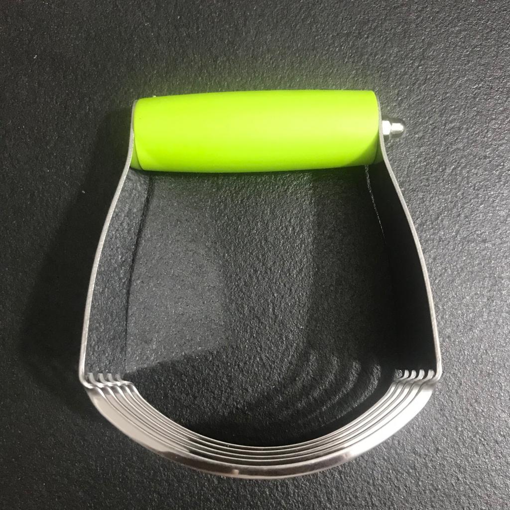 LMETJMA Spring Chef Dough Blender Pastry Cutter with Heavy Duty Stainless Steel Blades Multi-Purpose Dough Blender Mixer JT208