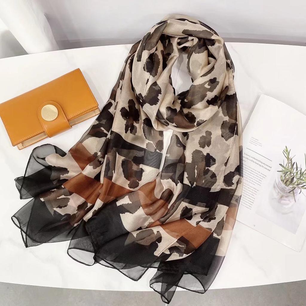 Flower Print, Casual Style, Inelastic, Windproof & Sun-Proof, Decorative, Yarn-Dyed & Printed, No Feathers, Machine Washable - Weekend Casual