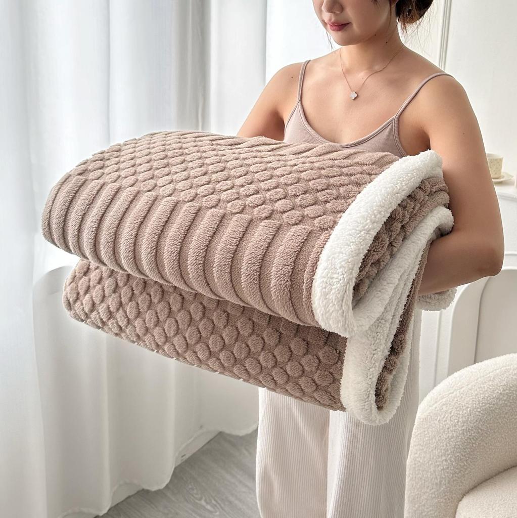 Двухслойный тафтовый флисовый диванный плед-одеяло с вертикальной полоской