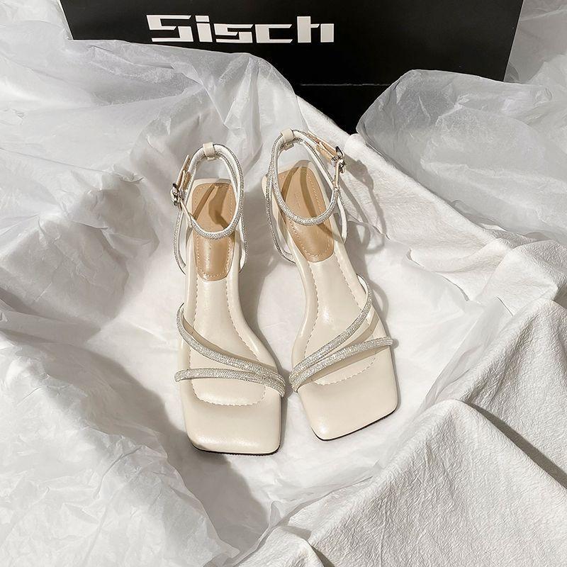 Однословные босоножки на высоком каблуке со стразами для женщин, чтобы носить на улице летом 2025 года, и туфли на высоком каблуке с квадратным носком для женщин - это