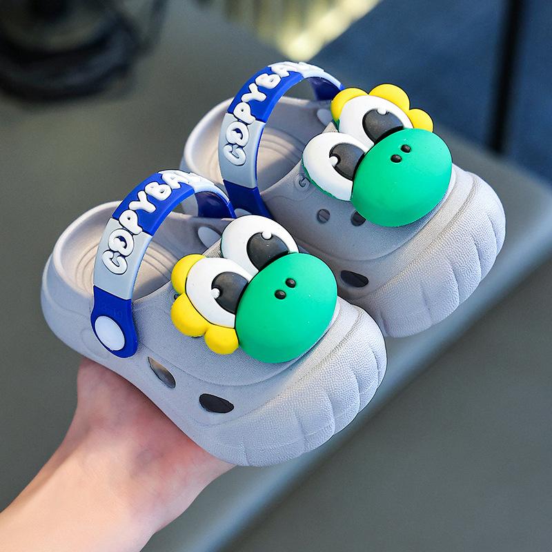 Children's summer clogs for girls, indoor non-slip cartoon sandals for boys, toddlers, and older kids, suitable for outdoor beach wear
