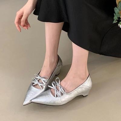 Элегантные туфли-лодочки с острым носком и двойным бантом, женская модная обувь с полым вырезом и невысоким каблуком, удобная обувь из мягкой кожи на низком каблуке