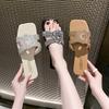 Модные женские роскошные шлепанцы с цветком из стразов, модные уличные повседневные сандалии на плоской подошве, женские шлепанцы с квадратным носком, пляжные праздничные слайды